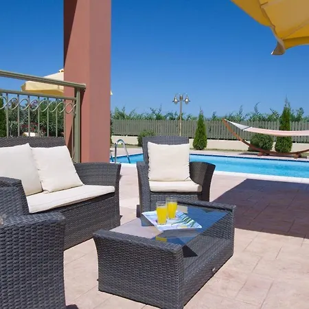 Villa Grizata Sleeps 4