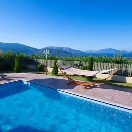 Grizata Sleeps 4 Villa *