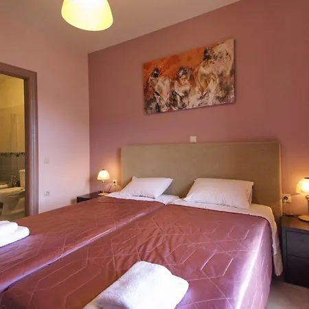 Grizata Sleeps 4 * Chaliotata
