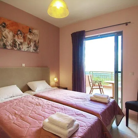 Grizata Sleeps 4 Chaliotata
