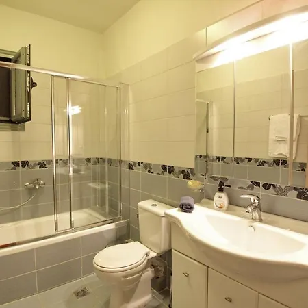 Grizata Sleeps 4 Villa *