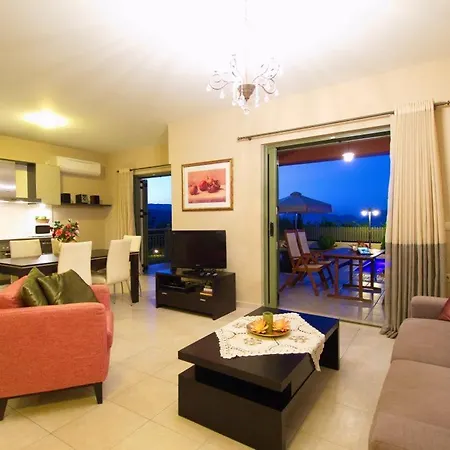 Villa Grizata Sleeps 4 *