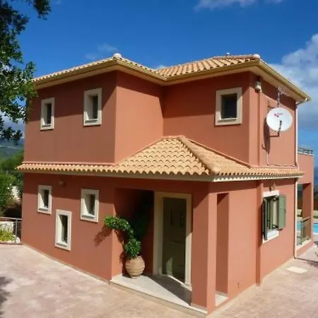 Villa Grizata Sleeps 4 *